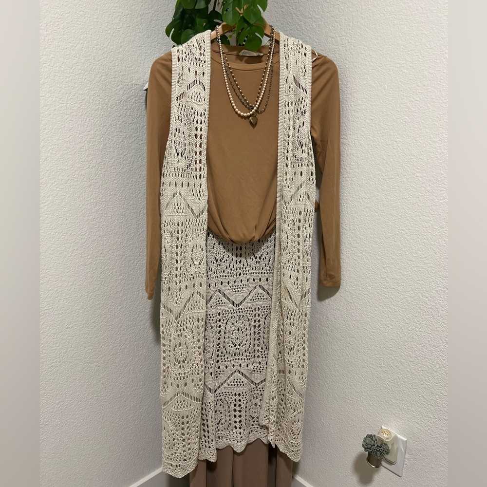 CHELSEA & THEODORE Bohemian Style Crochet Vest